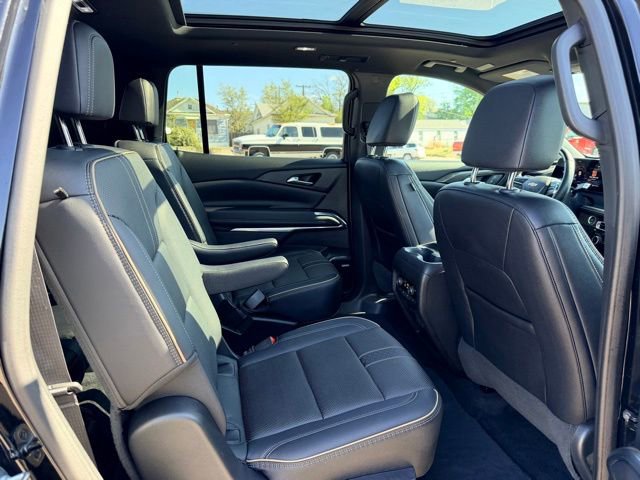 Used 2025 Chevrolet Traverse High Country AWD/4WD image 36