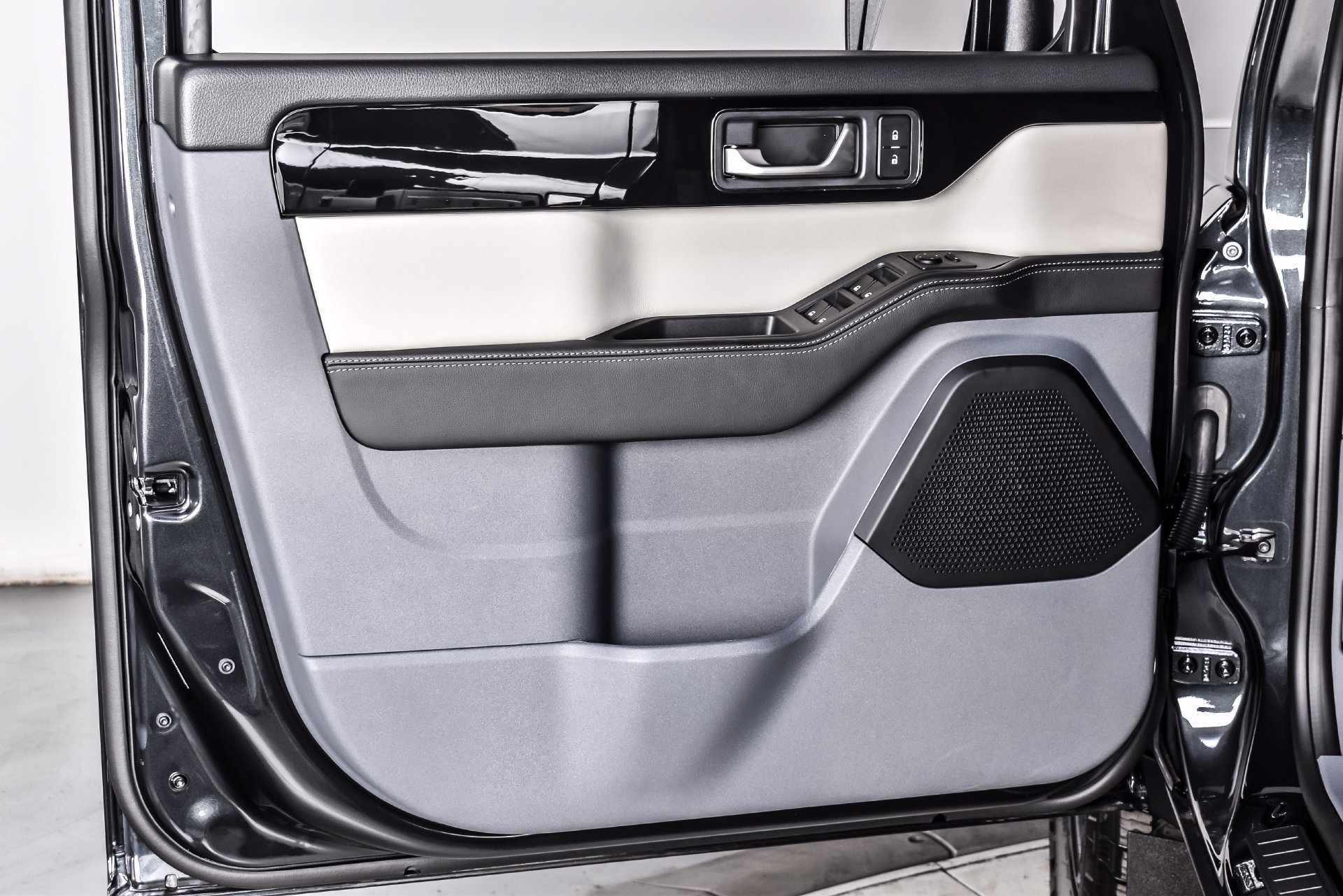 New 2026 INEOS Grenadier Station Wagon AWD/4WD image 13