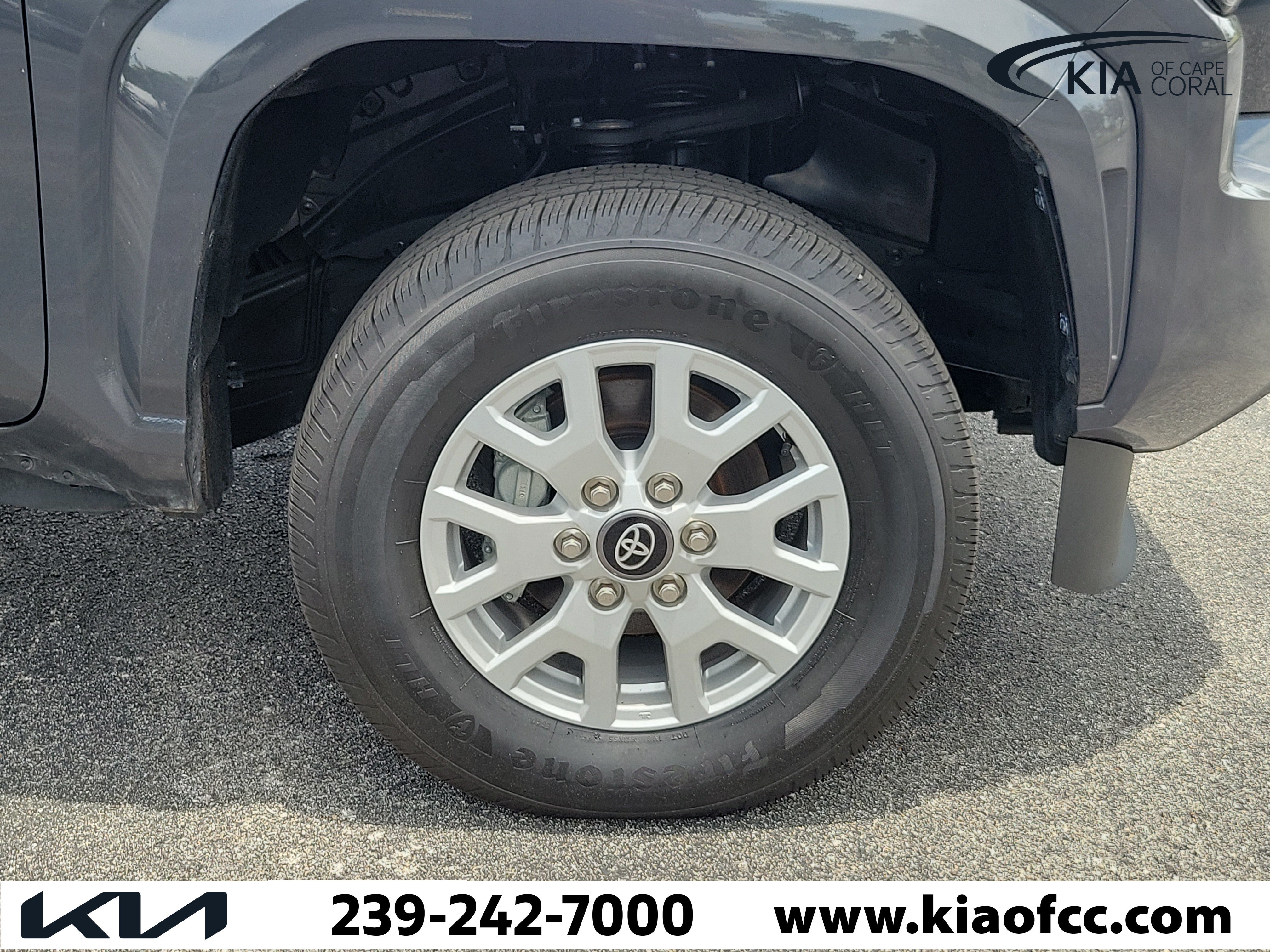Used 2024 Toyota Tacoma SR5 AWD/4WD image 7