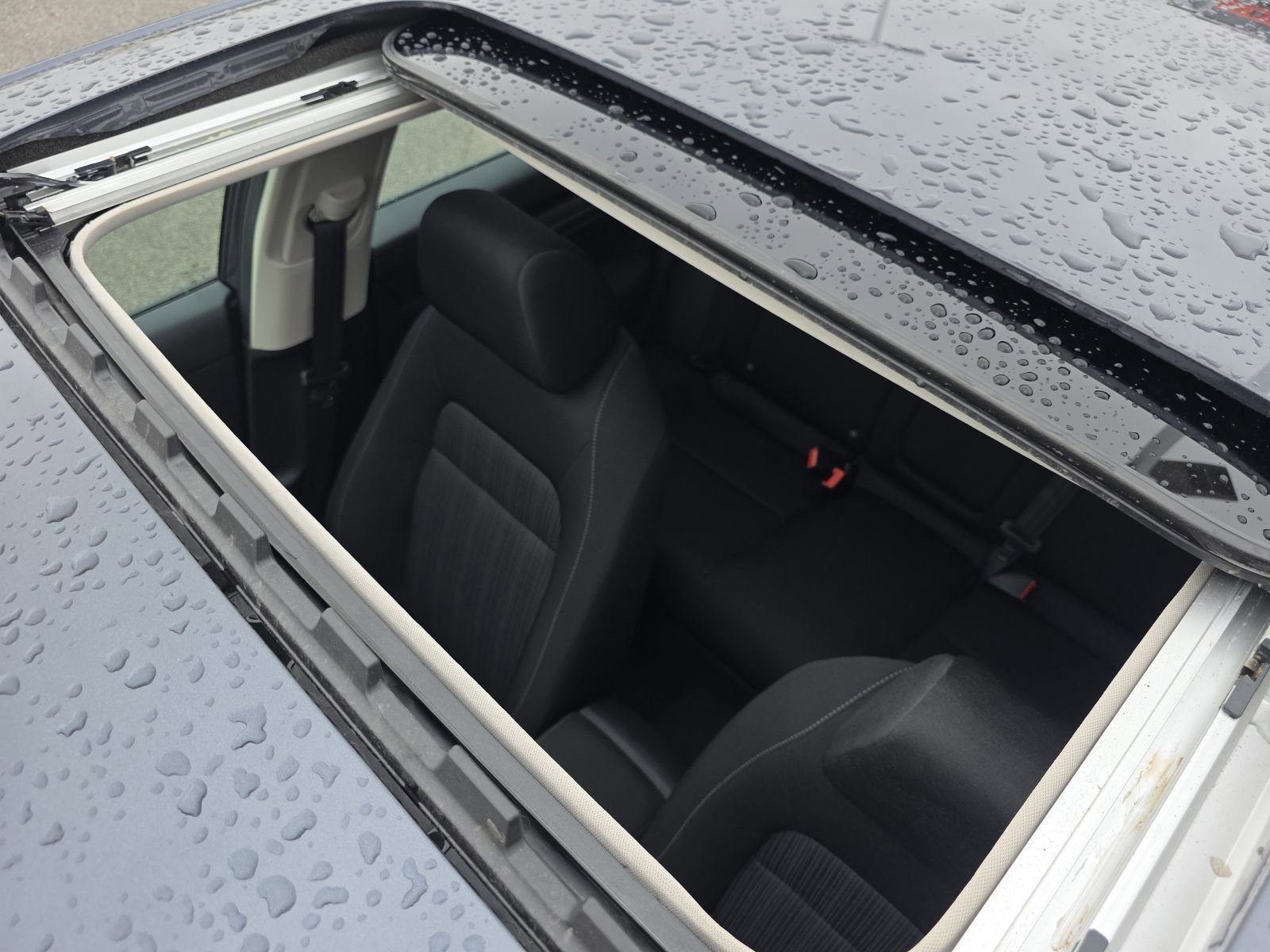 Used 2023 Honda Civic EX image 2