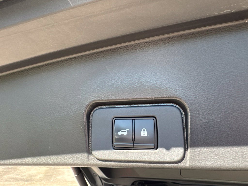Used 2023 Nissan Rogue SL FWD image 29