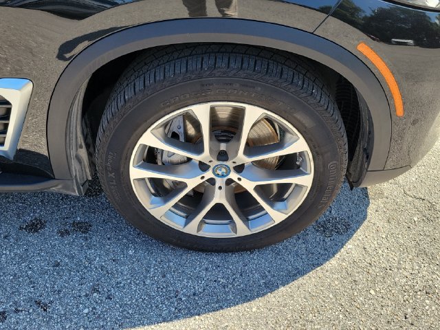 Used 2025 BMW X5 xDrive50e AWD/4WD image 7