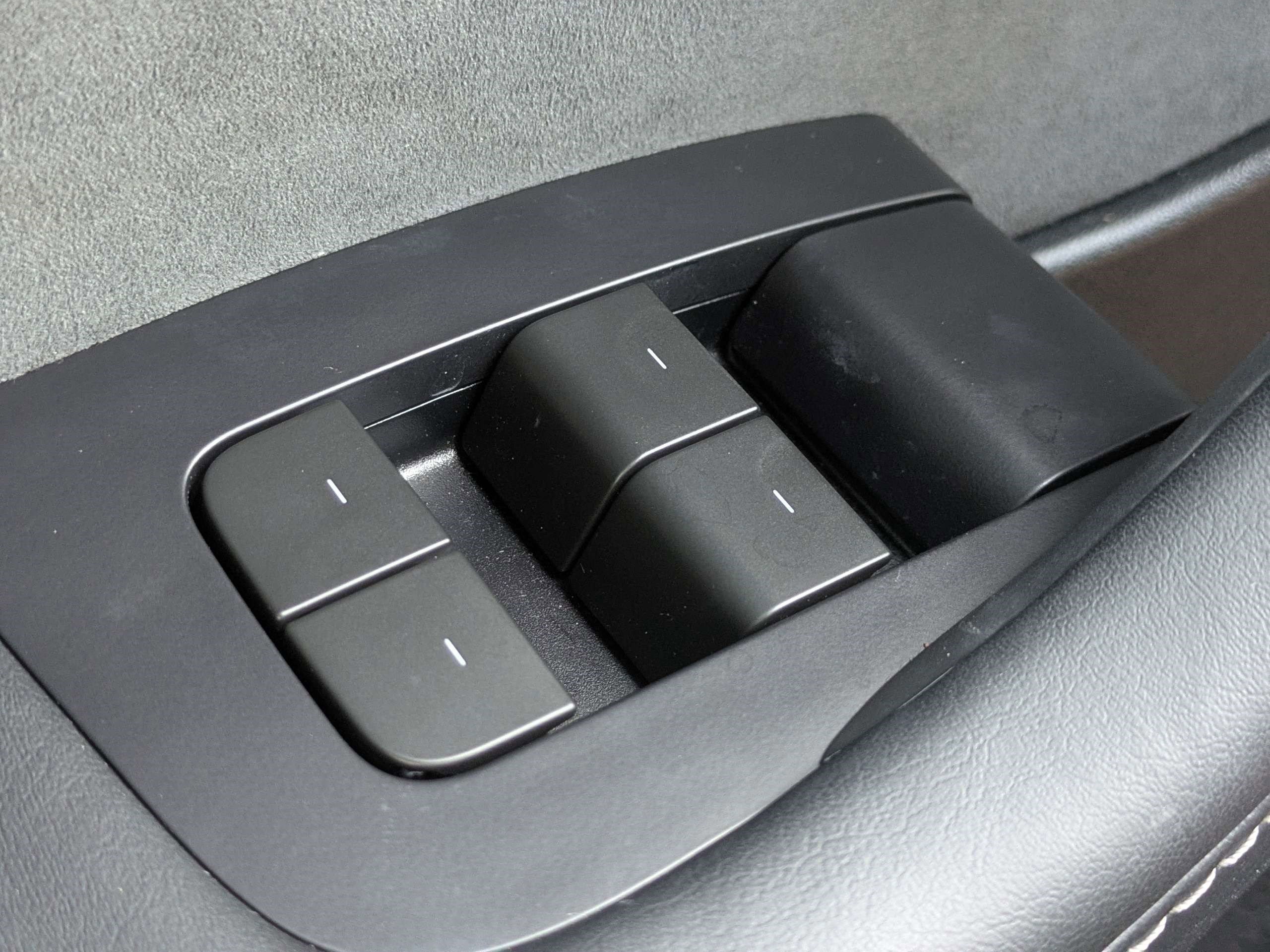 Used 2024 Tesla Model Y 2WD image 22