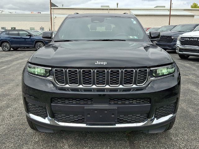 Certified 2025 Jeep Grand Cherokee L Laredo w/ Luxury Tech Group I AWD/4WD image 2
