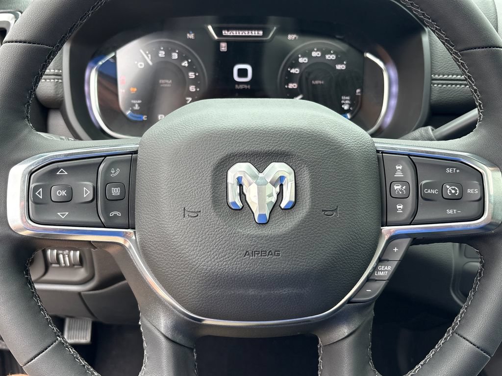 New 2026 RAM 2500 Laramie AWD/4WD image 25