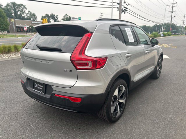 Certified 2025 Volvo XC40 B5 Plus AWD/4WD image 5