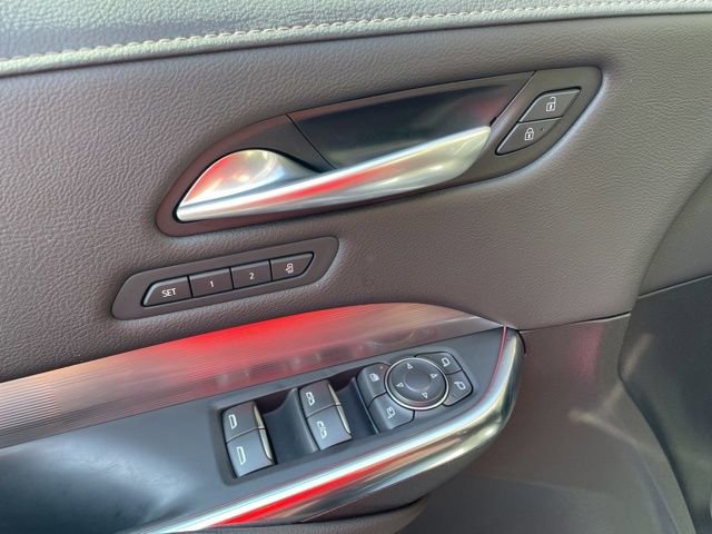 Used 2025 Cadillac XT4 Premium Luxury image 25