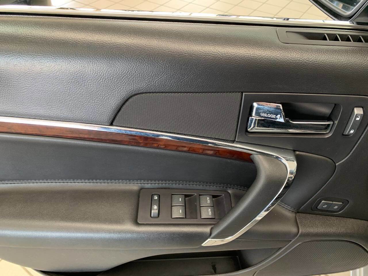 Used 2011 Lincoln MKZ w/ 102A Rapid Spec Order Code FWD image 19