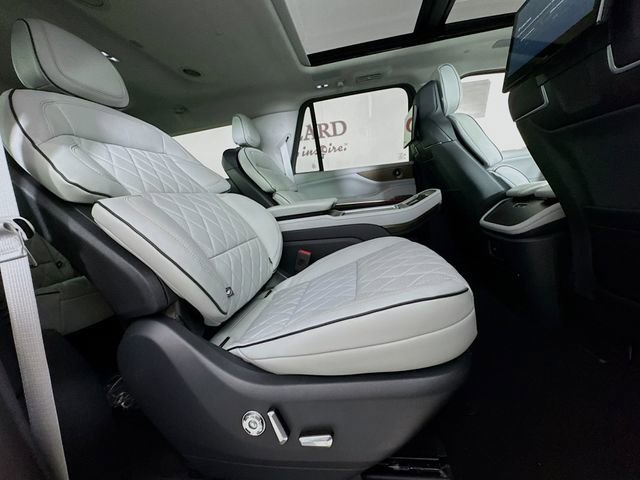 New 2025 Lincoln Navigator L Black Label image 31