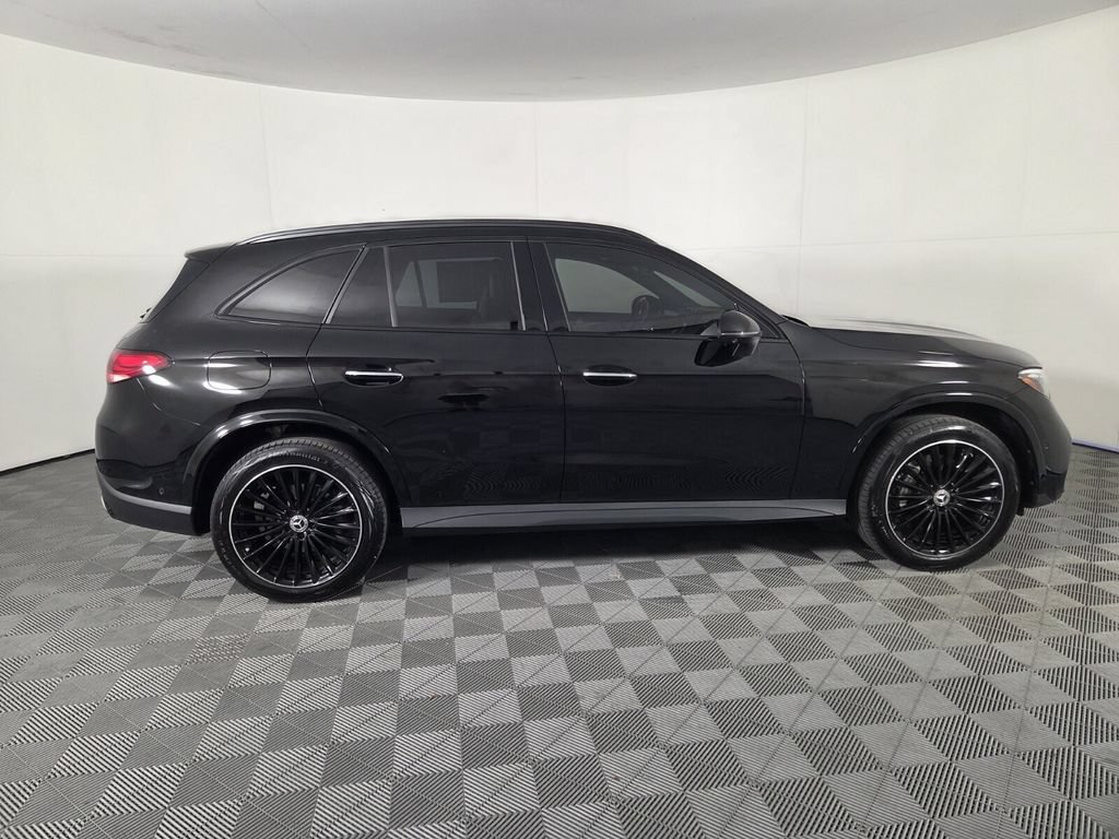 Used 2023 Mercedes-Benz GLC 300 image 4