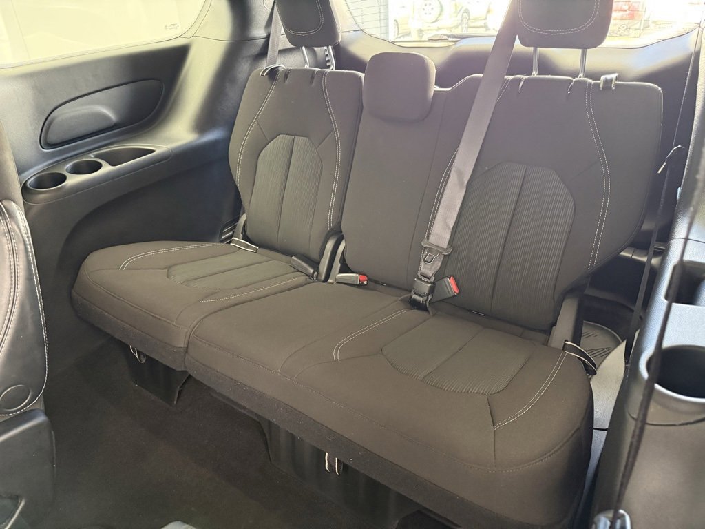 Used 2023 Chrysler Pacifica Touring image 46