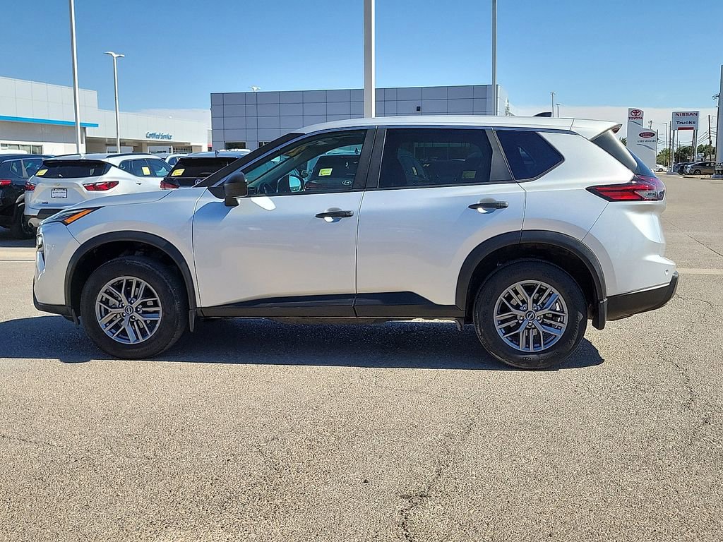 Used 2024 Nissan Rogue S AWD/4WD image 6