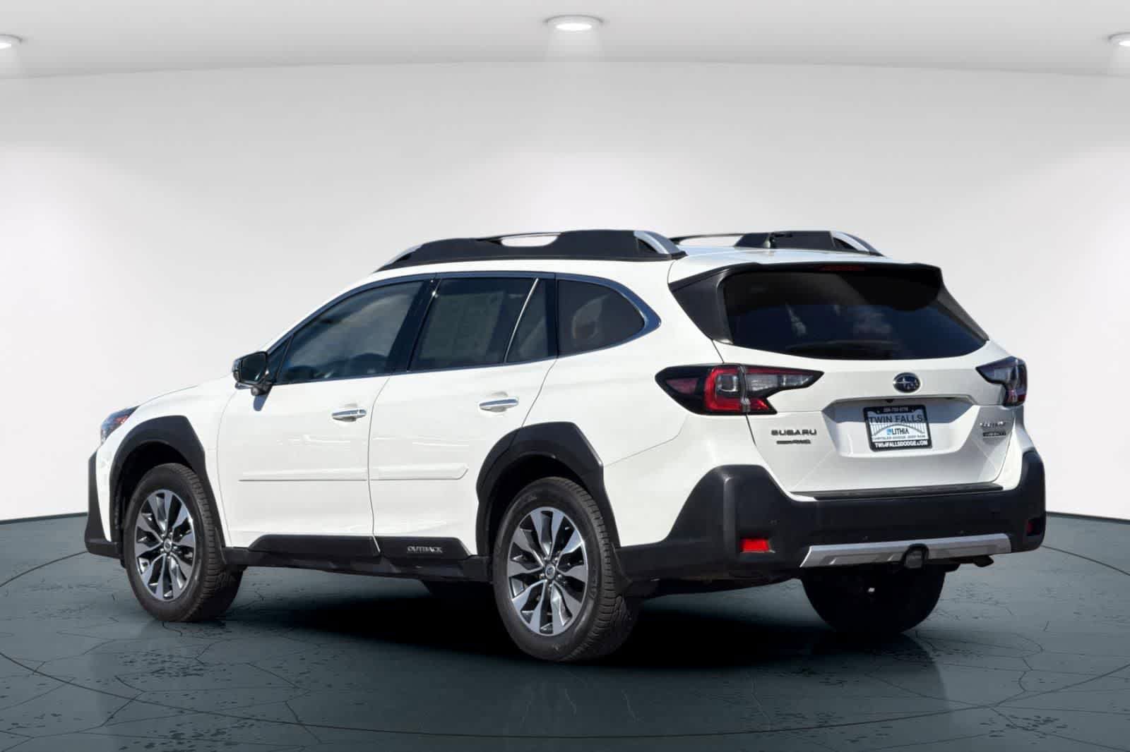 Used 2023 Subaru Outback Touring XT w/ Popular Package #2 image 8