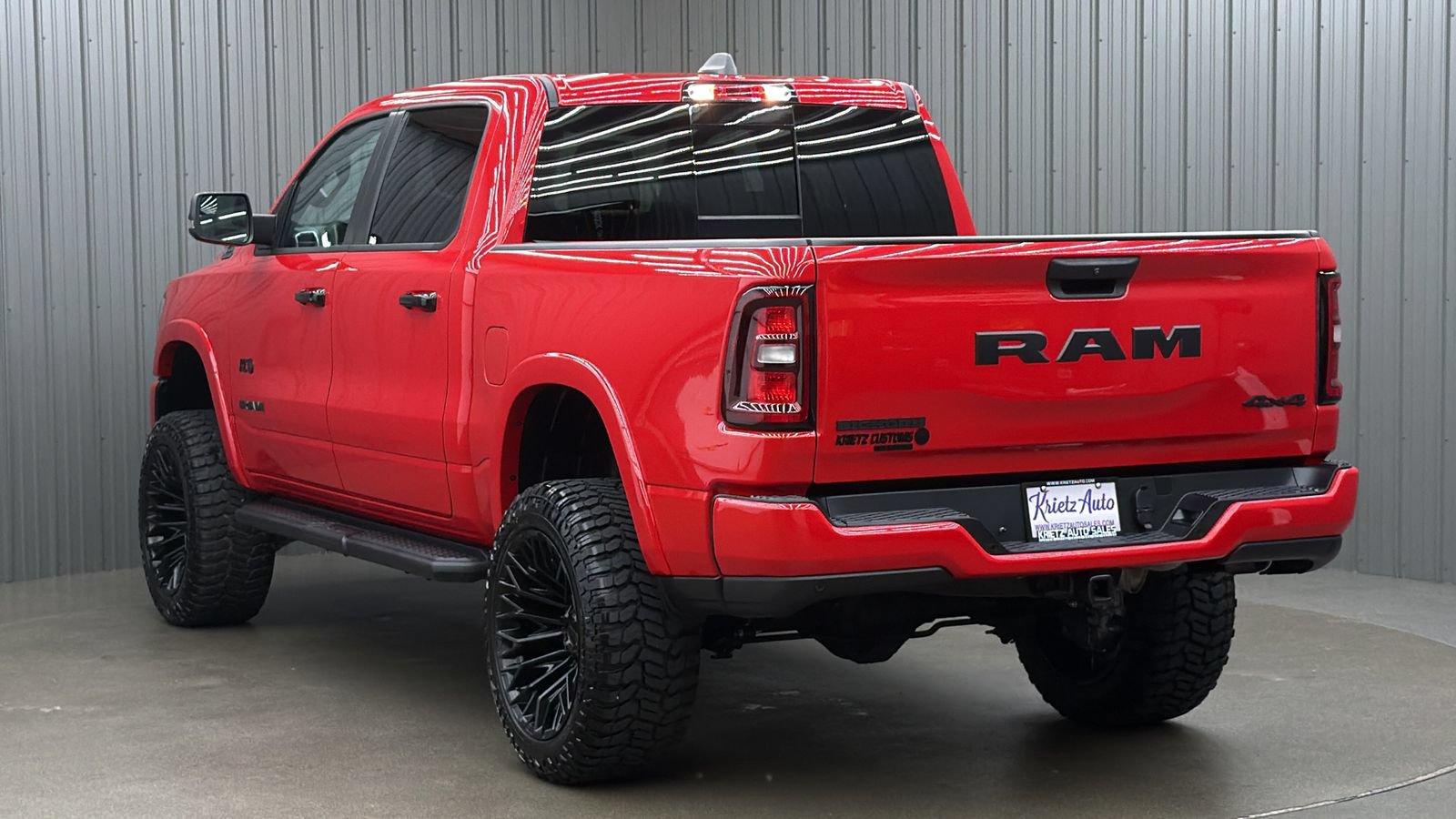 Used 2025 RAM 1500 Big Horn AWD/4WD image 3