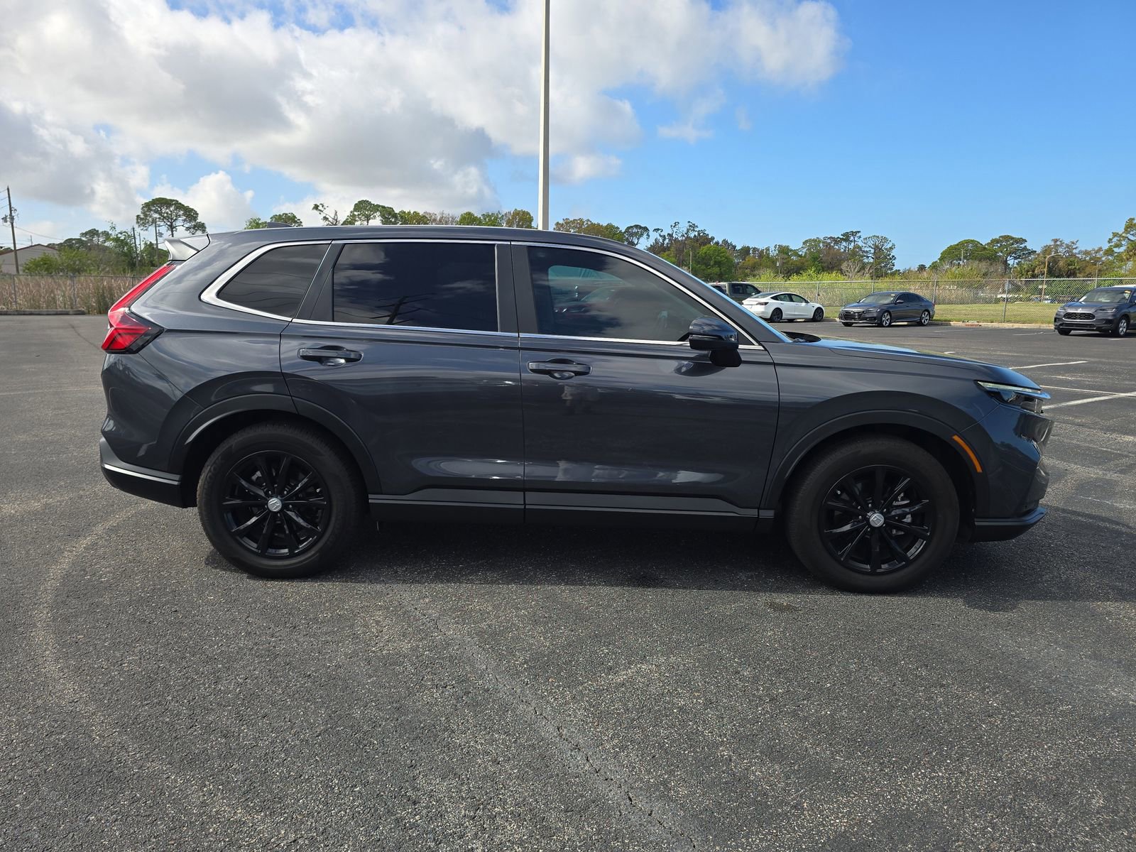 Used 2025 Honda CR-V EX-L image 3