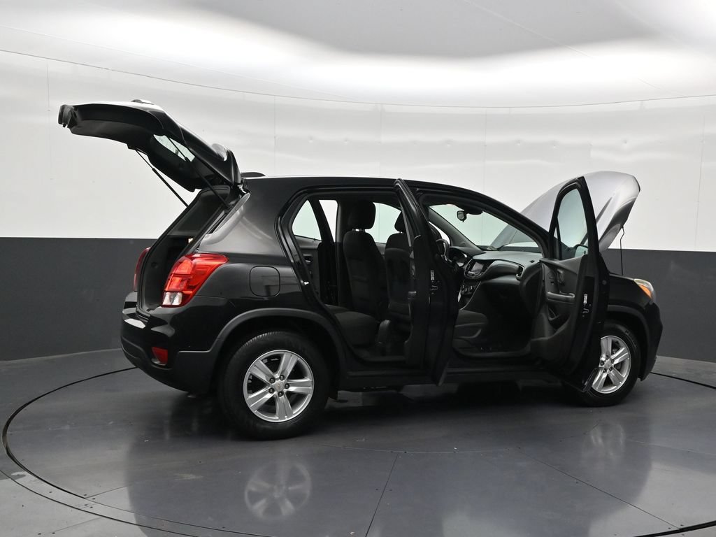 Used 2021 Chevrolet Trax LS FWD image 36