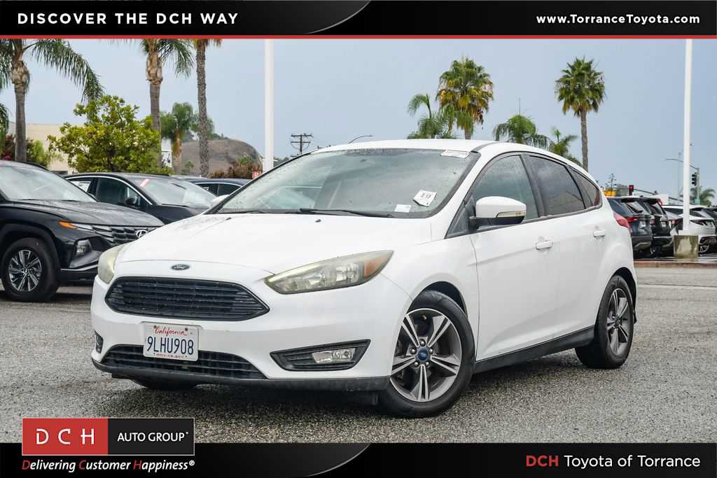 Used 2016 Ford Focus SE FWD image 1