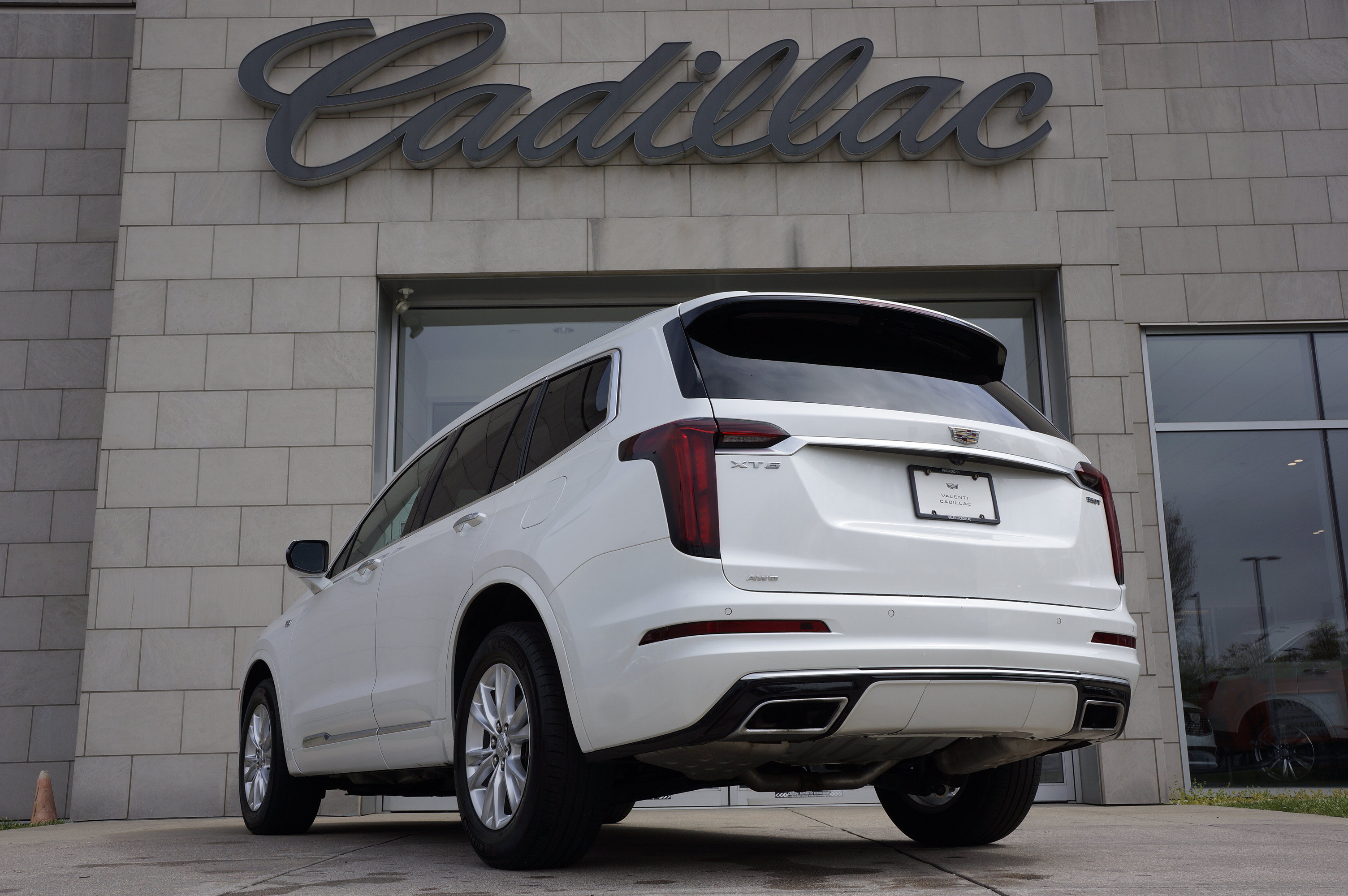 Used 2025 Cadillac XT6 Luxury AWD/4WD image 8