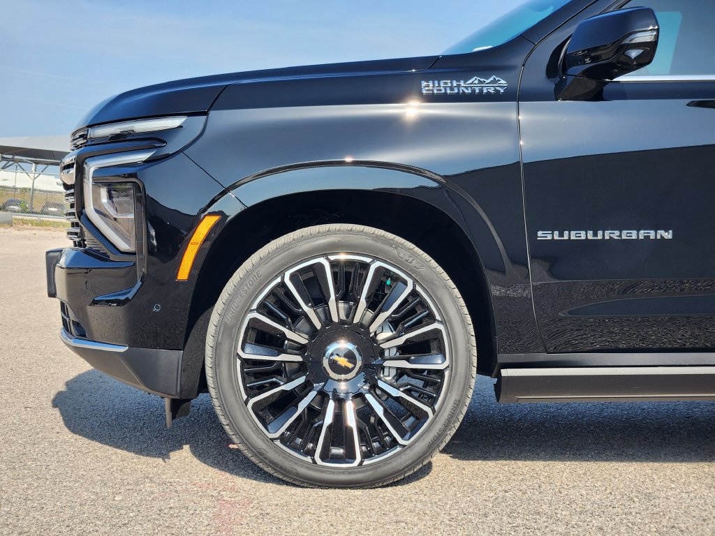 New 2026 Chevrolet Suburban High Country AWD/4WD image 5