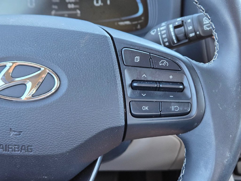 Certified 2024 Hyundai Venue Limited FWD image 23