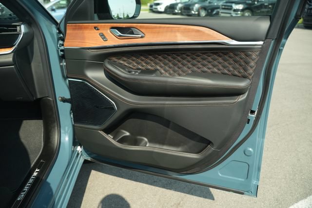 New 2026 Jeep Grand Cherokee Summit w/ MOPAR Finishing Package AWD/4WD image 20