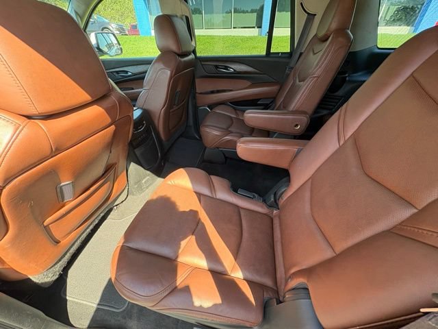 Used 2017 Cadillac Escalade Premium Luxury AWD/4WD image 27