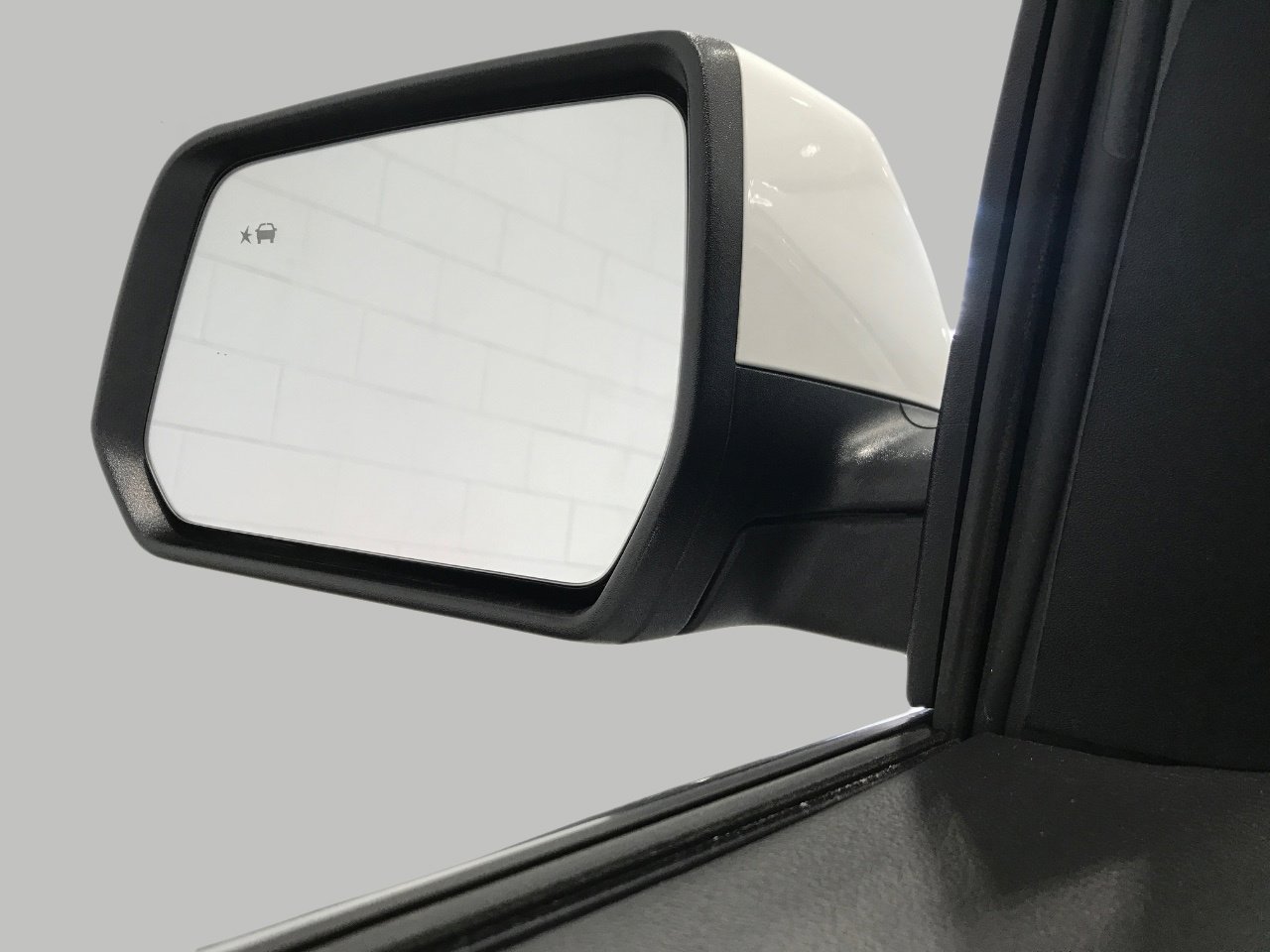 Certified 2023 GMC Acadia SLE w/ Driver Convenience Package image 19