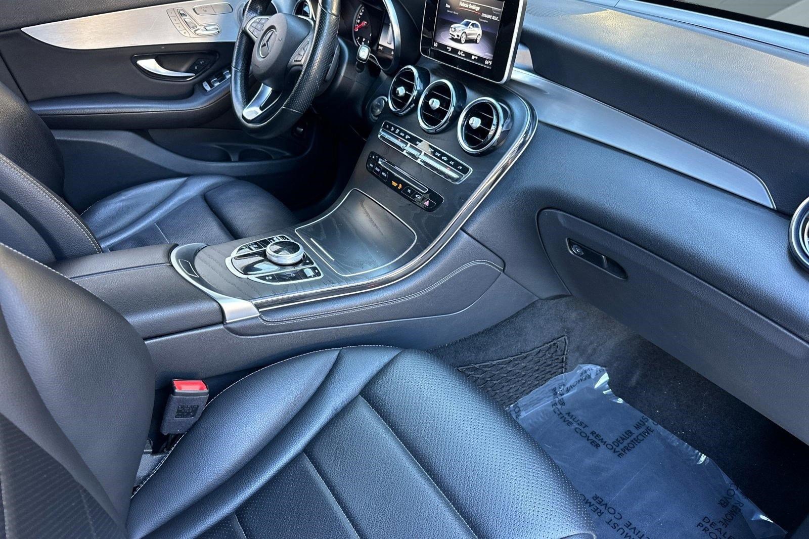 Used 2019 Mercedes-Benz GLC 300 4MATIC image 31