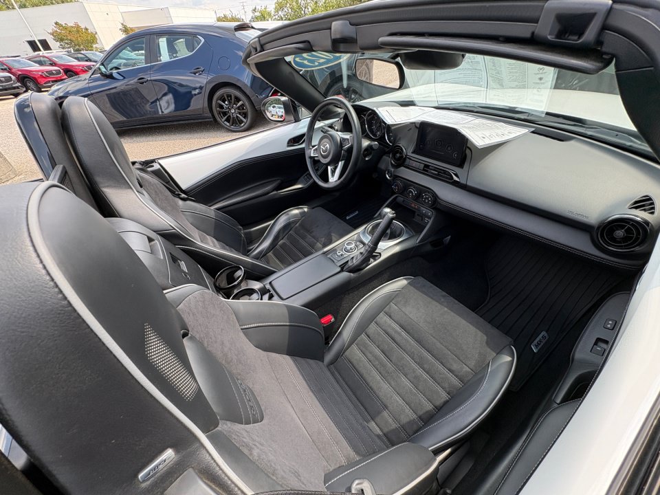 Certified 2023 MAZDA MX-5 Miata Club w/ Brembo/BBS Recaro Package RWD image 28