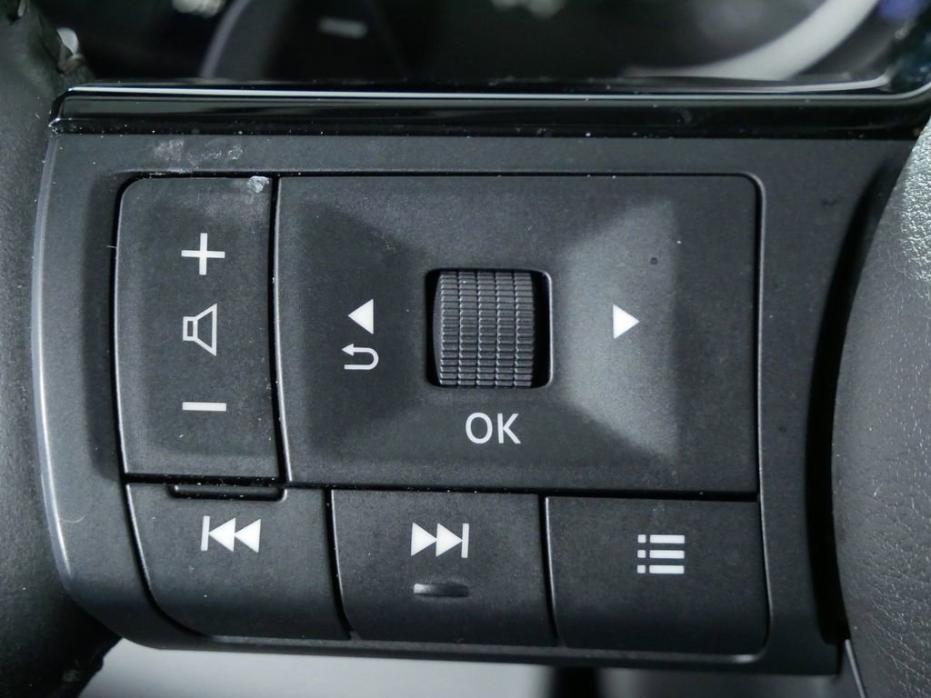 Used 2023 Nissan Pathfinder SL w/ SL Premium Package AWD/4WD image 25