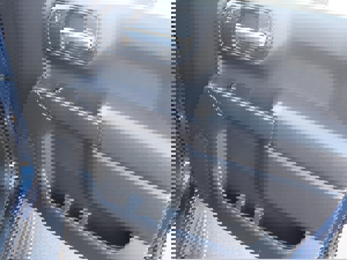 Used 2020 Chevrolet Silverado 1500 Custom w/ Custom Value Package image 30