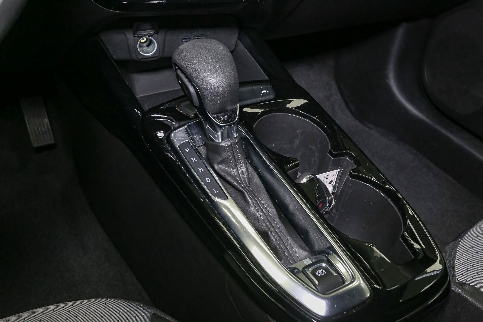 Used 2025 Chevrolet Trax LT FWD image 31