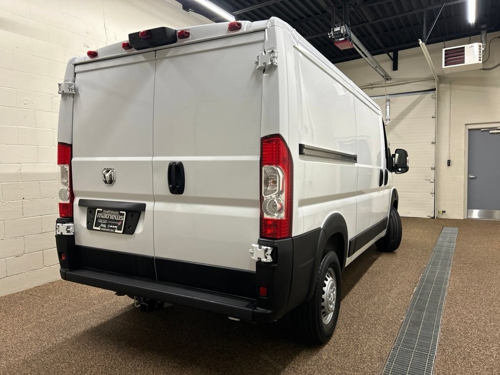 Used 2025 RAM ProMaster 2500 w/ Convenience Group FWD image 2