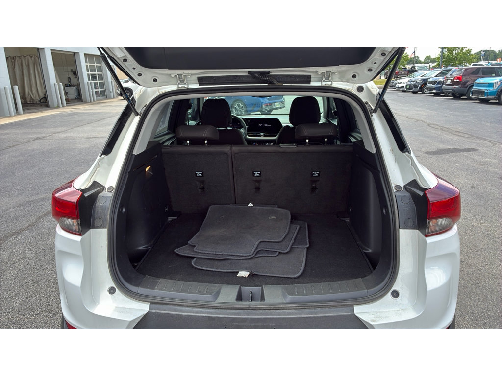 Used 2025 Chevrolet TrailBlazer LT FWD image 9