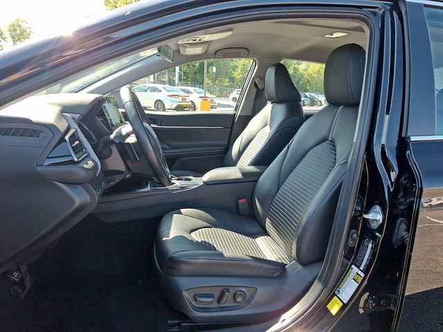 Certified 2023 Toyota Camry SE FWD image 9