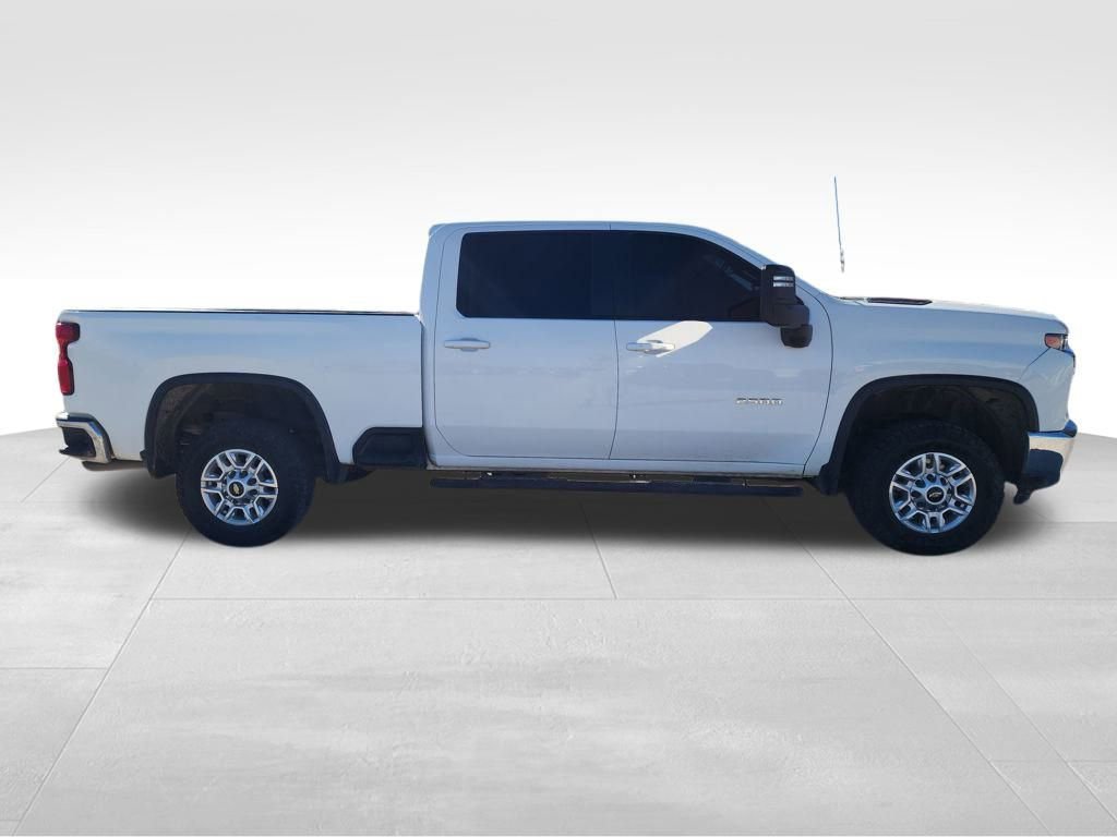 Used 2022 Chevrolet Silverado 2500 LT w/ Convenience Package image 9
