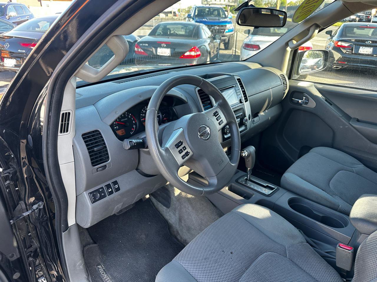 Used 2016 Nissan Frontier SV AWD/4WD image 9