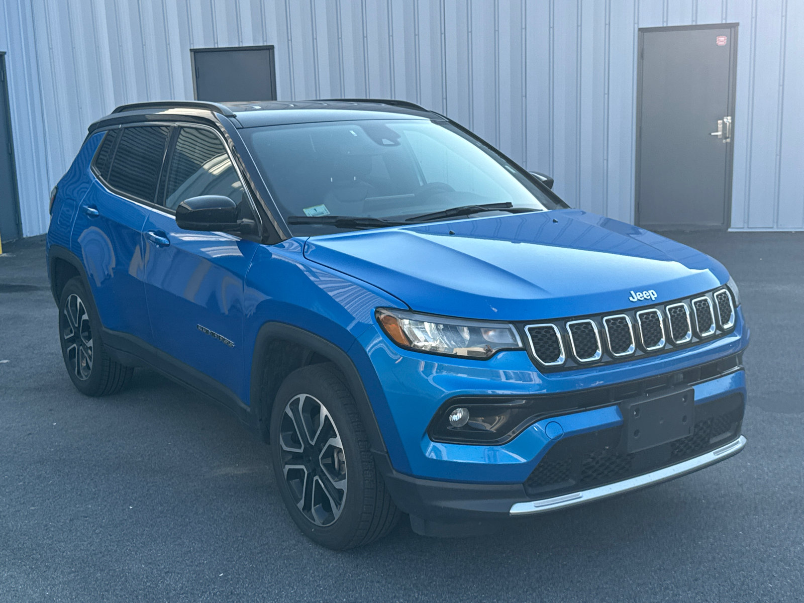 Used 2024 Jeep Compass Limited AWD/4WD image 3