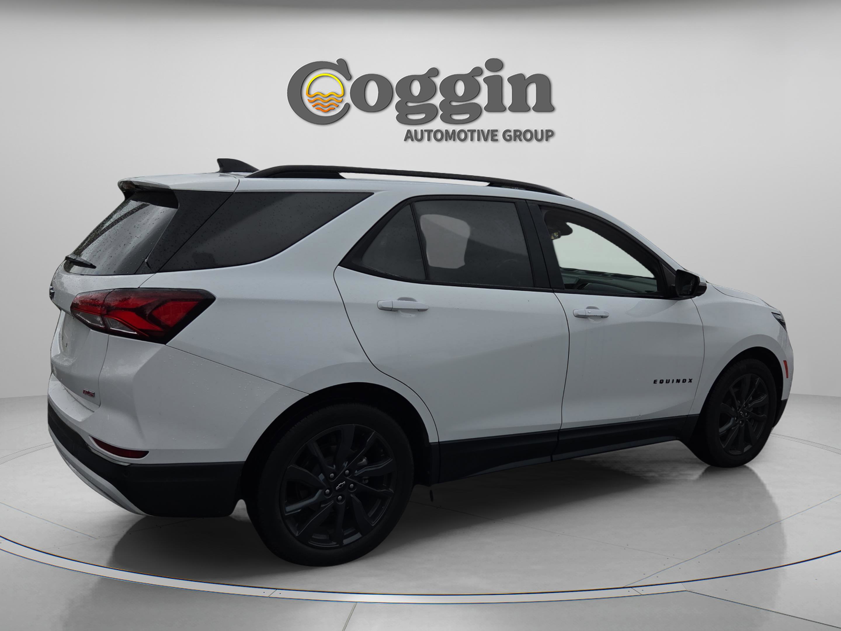 Used 2022 Chevrolet Equinox RS w/ RS Leather Package image 5