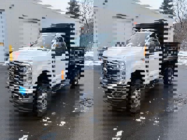 New 2026 Ford F350 XL w/ XL Chrome Package AWD/4WD image 3