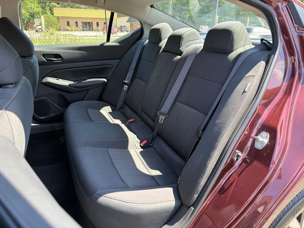 Used 2025 Nissan Altima 2.5 SV AWD/4WD image 18