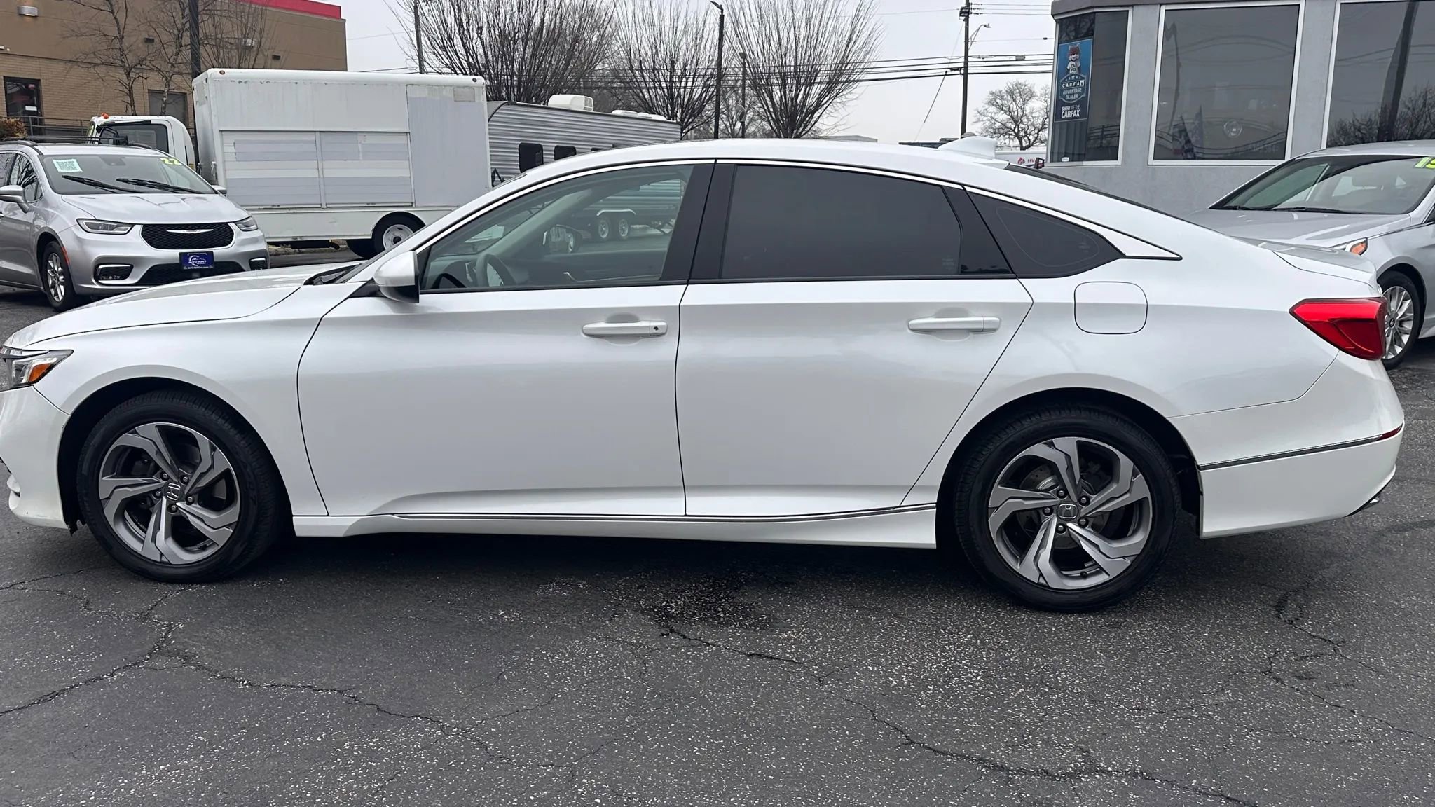Used 2018 Honda Accord EX image 8