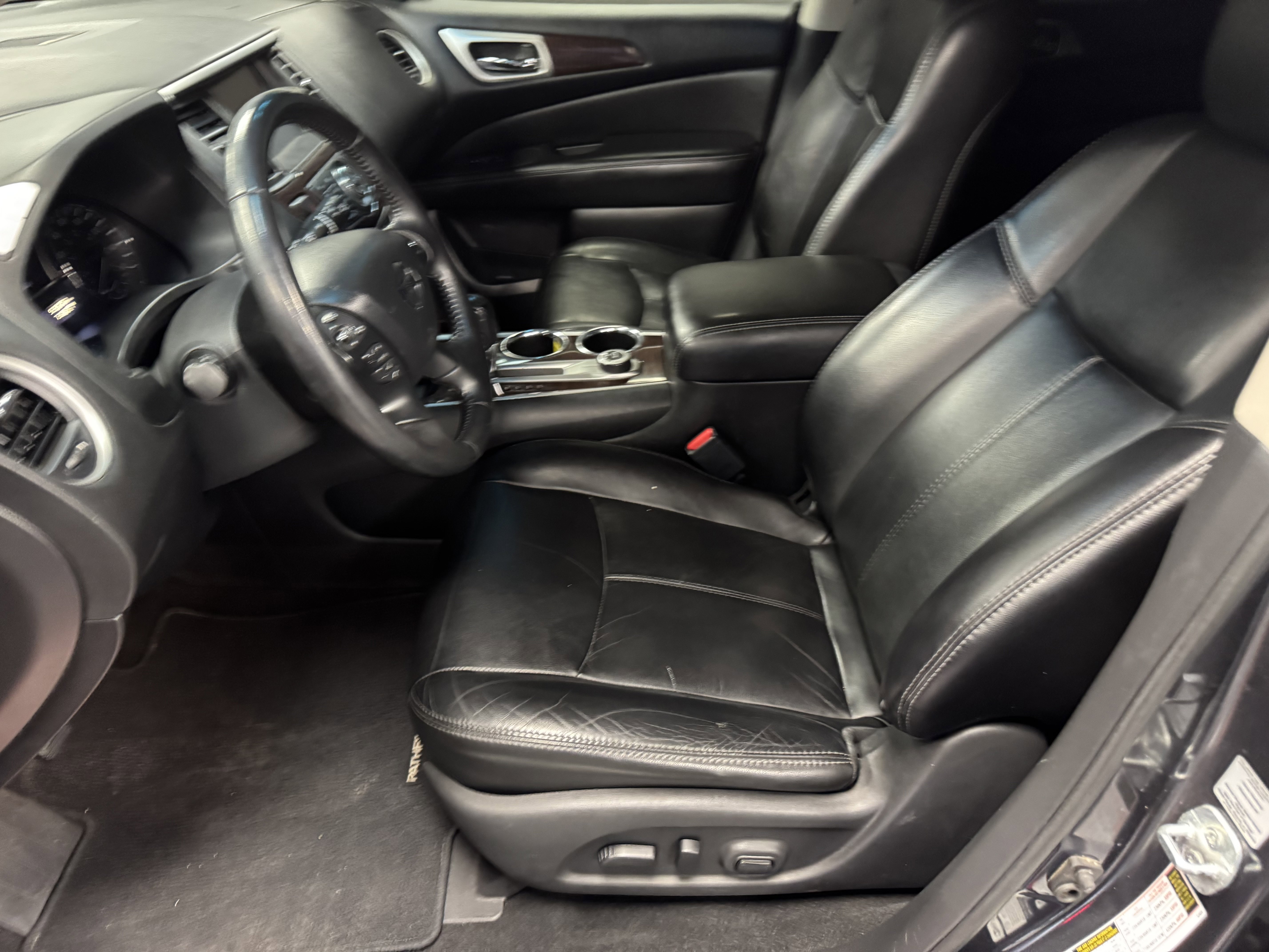 Used 2014 Nissan Pathfinder SL w/ SL Tech Package AWD/4WD image 10
