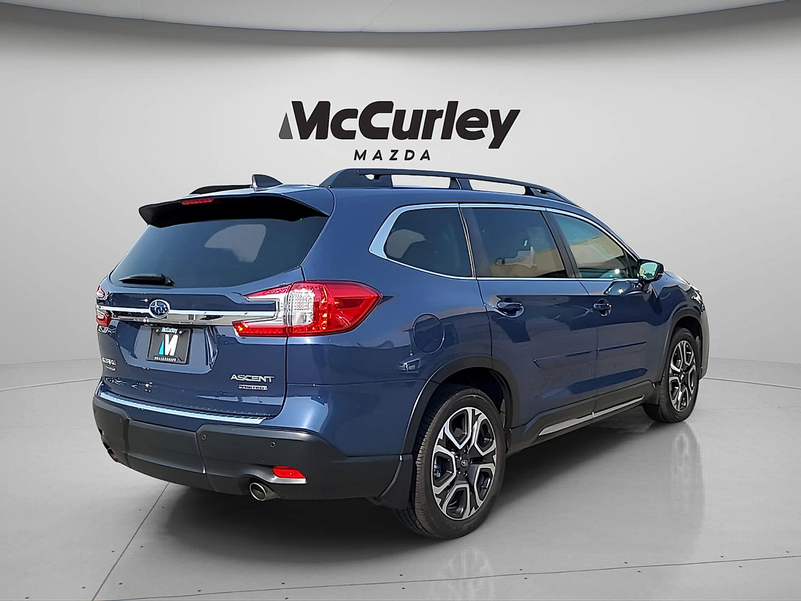 Used 2024 Subaru Ascent Limited w/ Technology Package AWD/4WD image 7