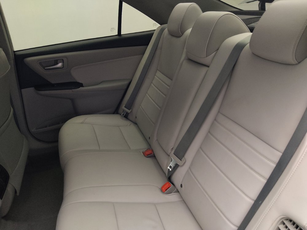 Used 2015 Toyota Camry XLE w/ Moonroof Package FWD image 18