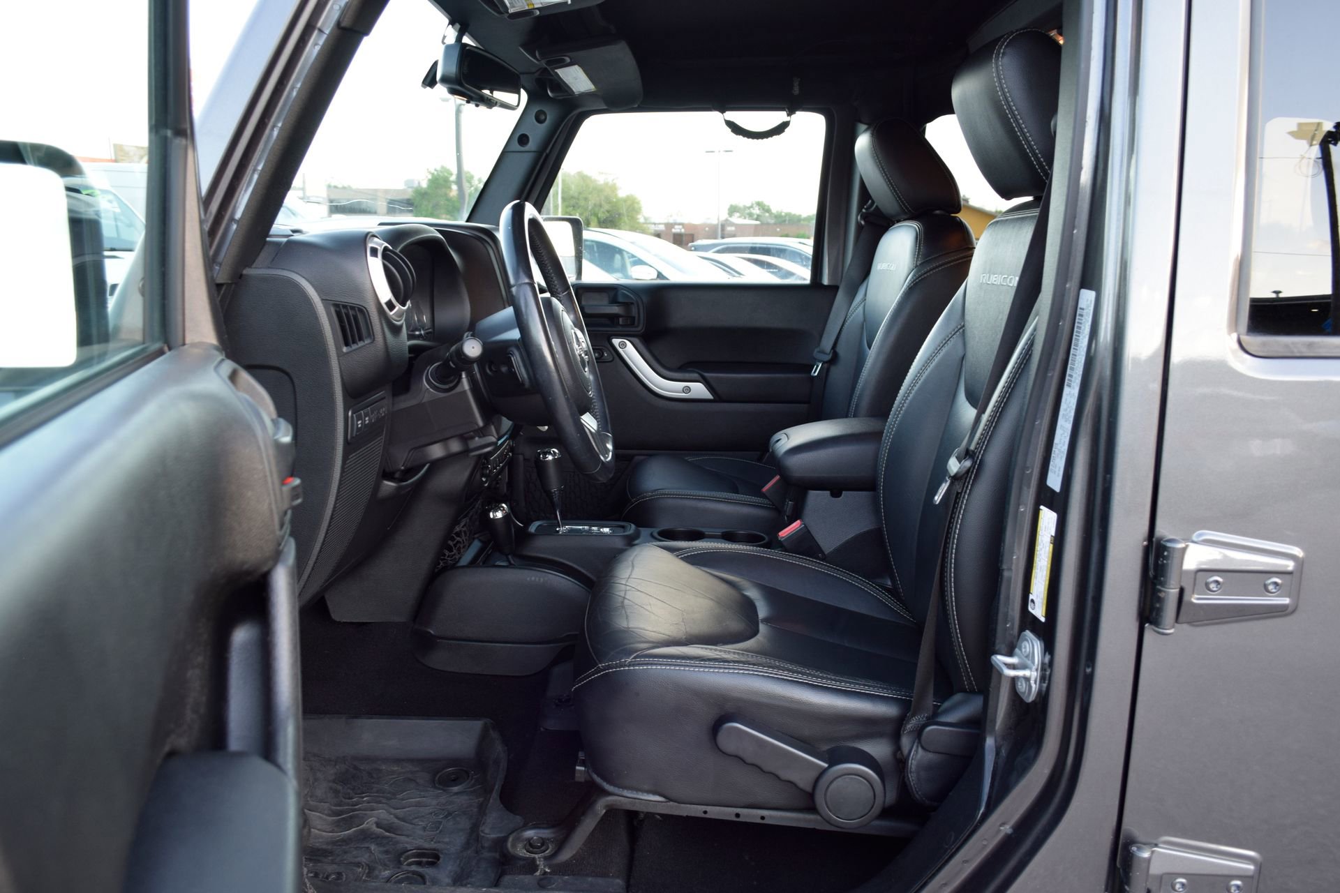 Used 2018 Jeep Wrangler Unlimited Rubicon w/ Connectivity Group image 15