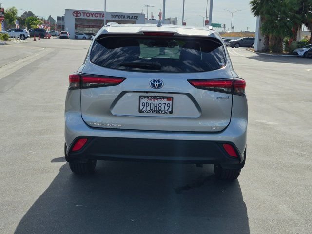 Used 2021 Toyota Highlander XLE AWD/4WD image 10