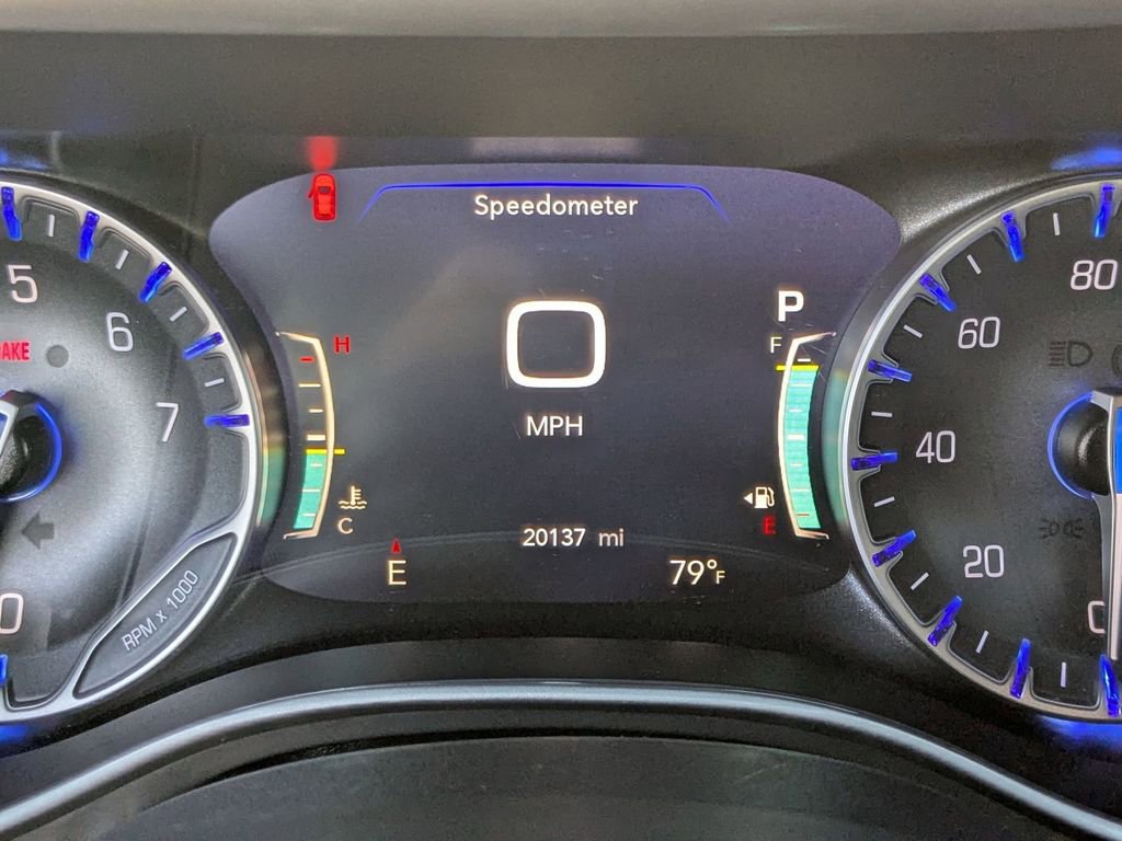 Used 2025 Chrysler Pacifica Select image 20