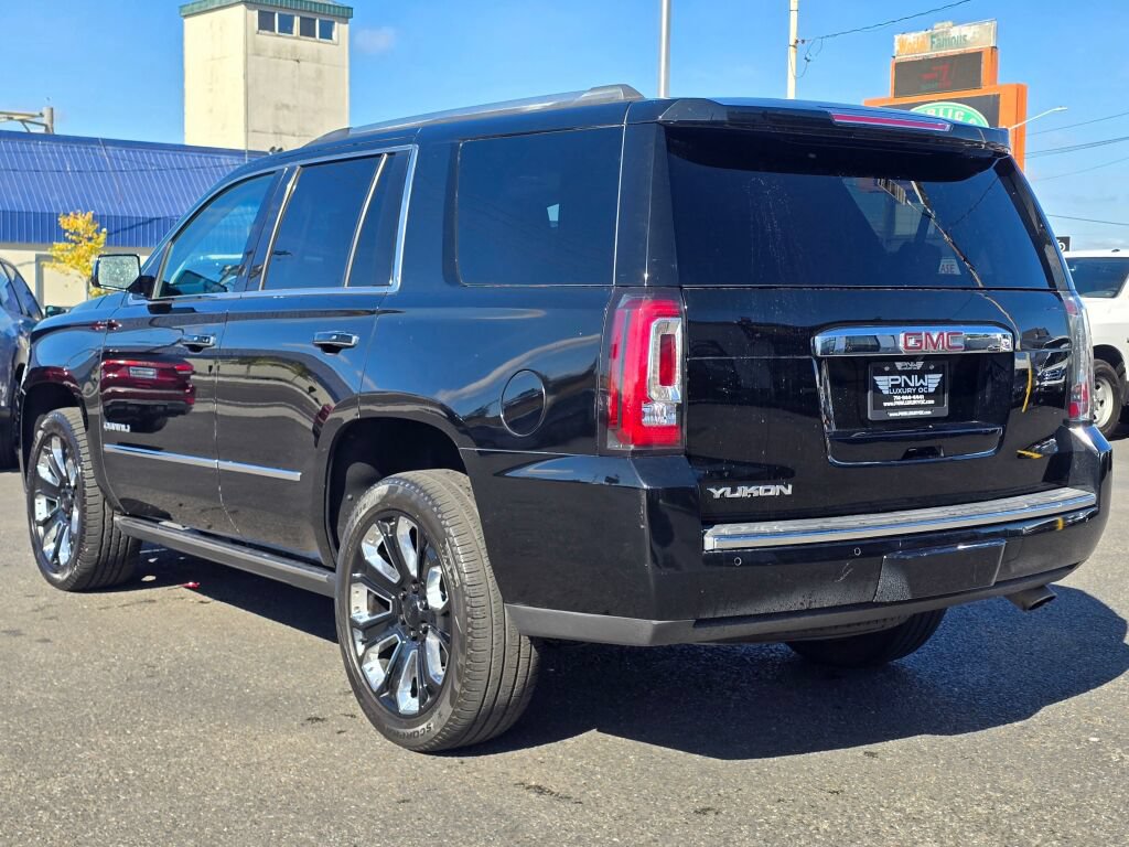 Used 2019 GMC Yukon Denali w/ Denali Ultimate Black Edition AWD/4WD image 8