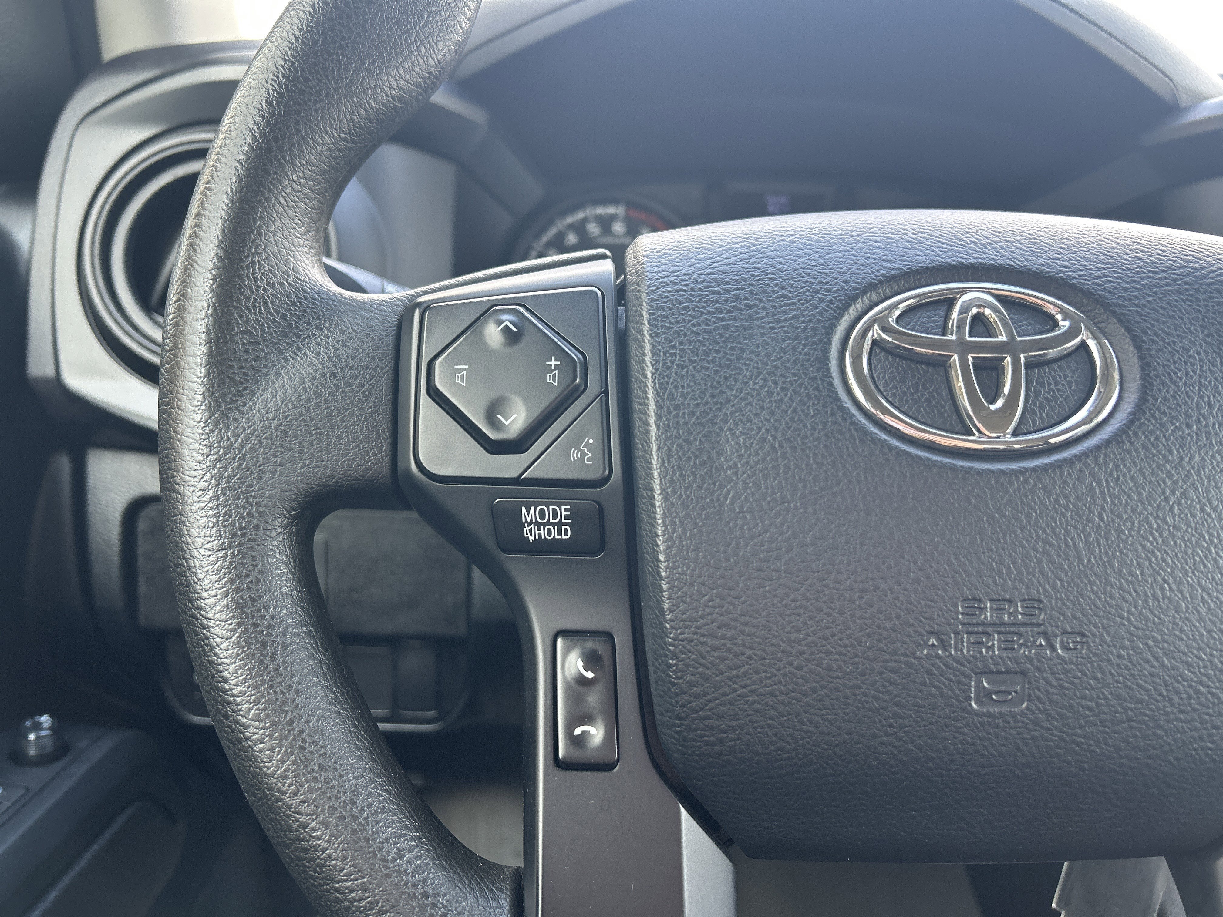 Used 2020 Toyota Tacoma SR image 18